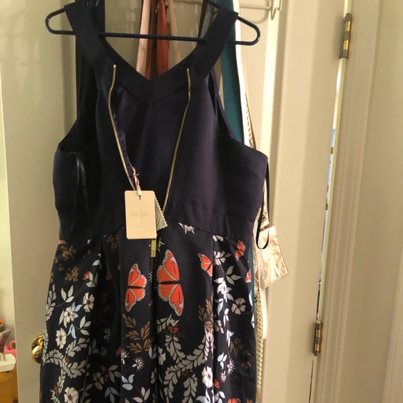 Ted Baker gown - Picture 2 of 4